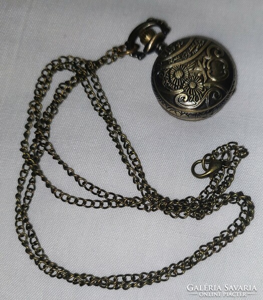 Bronze colored, hollow heart pocket watch/necklace