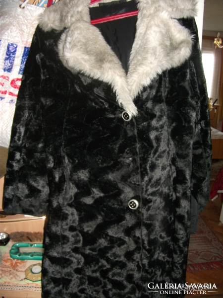 Cheap! Black fur coat, with fur collar and clean lining, in good condition mb: 104, chest: 124 cm, size: 48