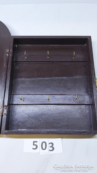 Special wall-mounted key holder cabinet