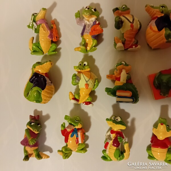 Kinder figurines complete series / crocodile 1991 / croc