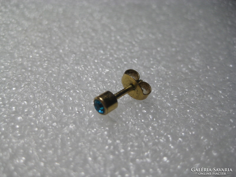 Earrings with a beautiful blue stone