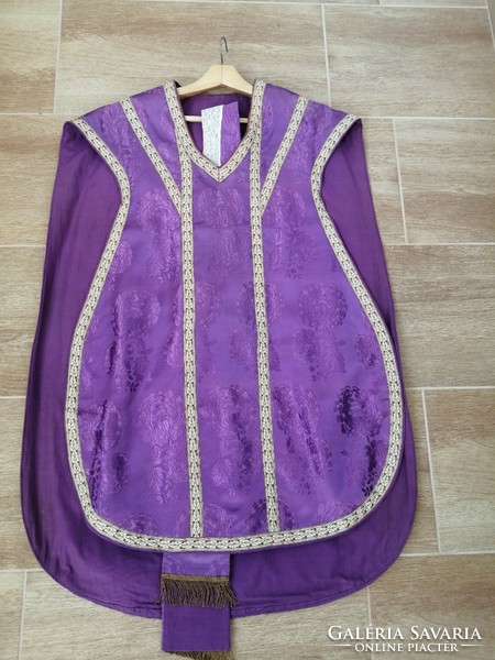 Flawless, viola-colored old mass vestment, silk brocade. Priestly, liturgical vestment, with metal fiber fringe