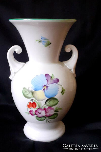 A beautiful vase from Herend. 20 Cm