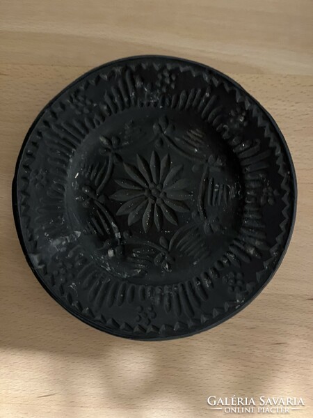 Fekete kerámia tányér (nádudvari?)