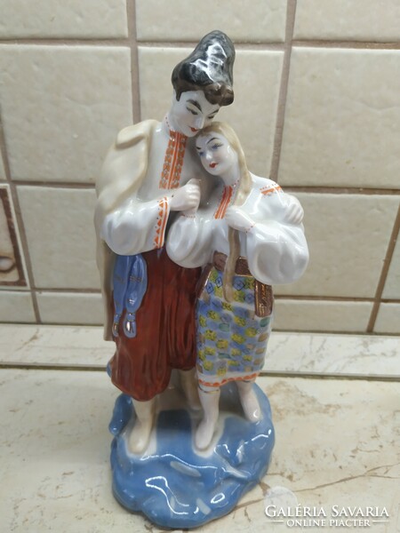 Young couple in national costume for sale! Romanian porcelain statue for sale!