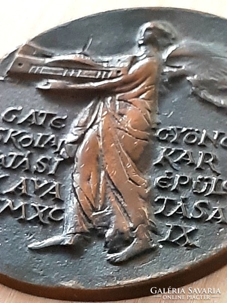 A GATE Gyöngyösi Főiskolai Kar Új oktatási Épületének Avatása  Jelzett bronz emlék plakett