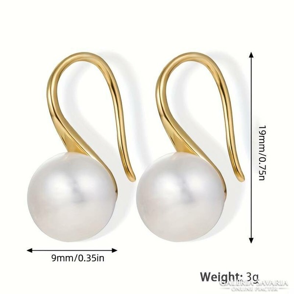 White shell pearl earrings with gold plating