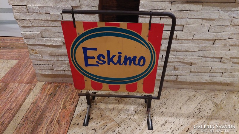 Retro Eskimo jégkrém reklám állvánnyal