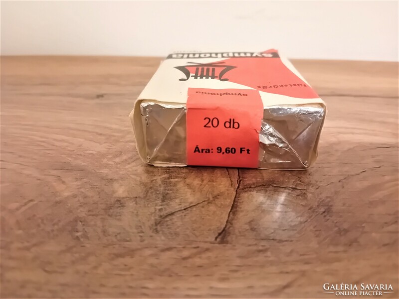 Symphonia  retro cigaretta bontatlan doboz gyűjteménybe