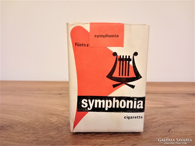 Symphonia retro cigarette unopened box for collection