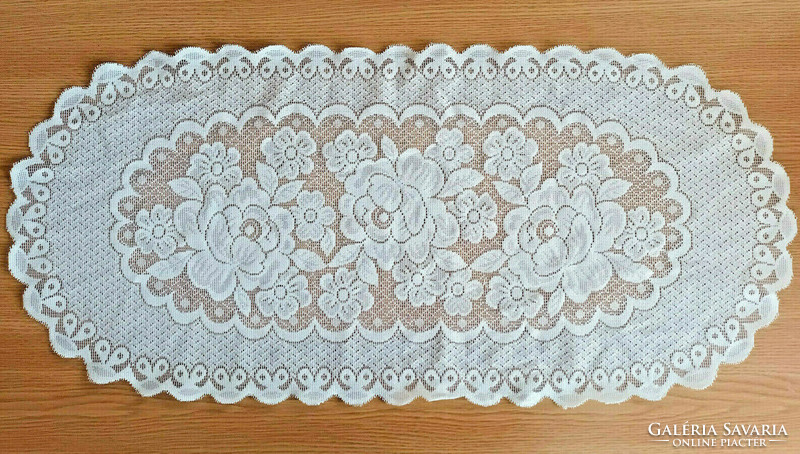 Beautiful white tablecloth with floral pattern in good condition