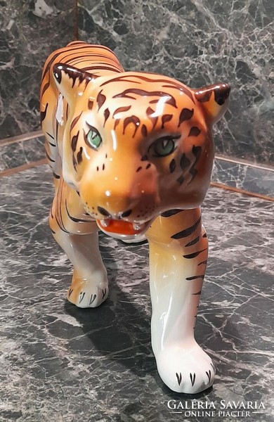 Tigris kézzel festett porcelán