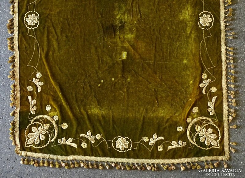 1L028 antique large olive green embroidered bedspread with tassels 160 x 212 cm