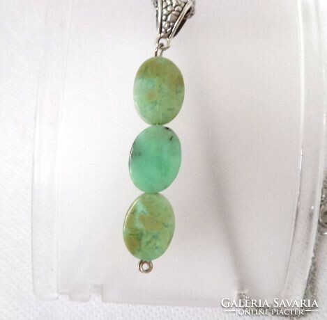 Chrysoprase pendant and chain