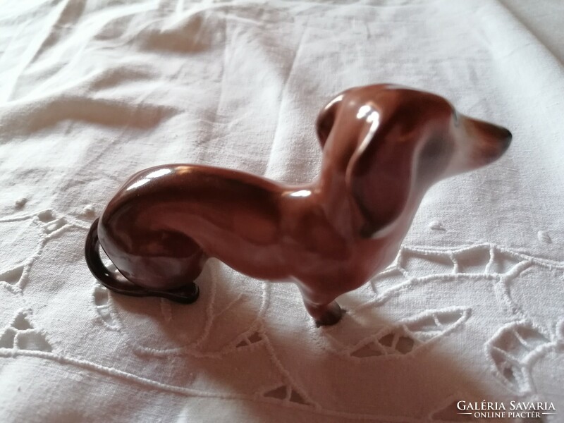 Rare, beautifully painted dachshund figurine from Aquincum 8.
