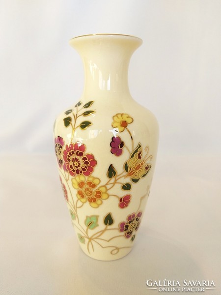 Zsolnay kézzel festett Pillangós közepes váza (No.: 24/205.)