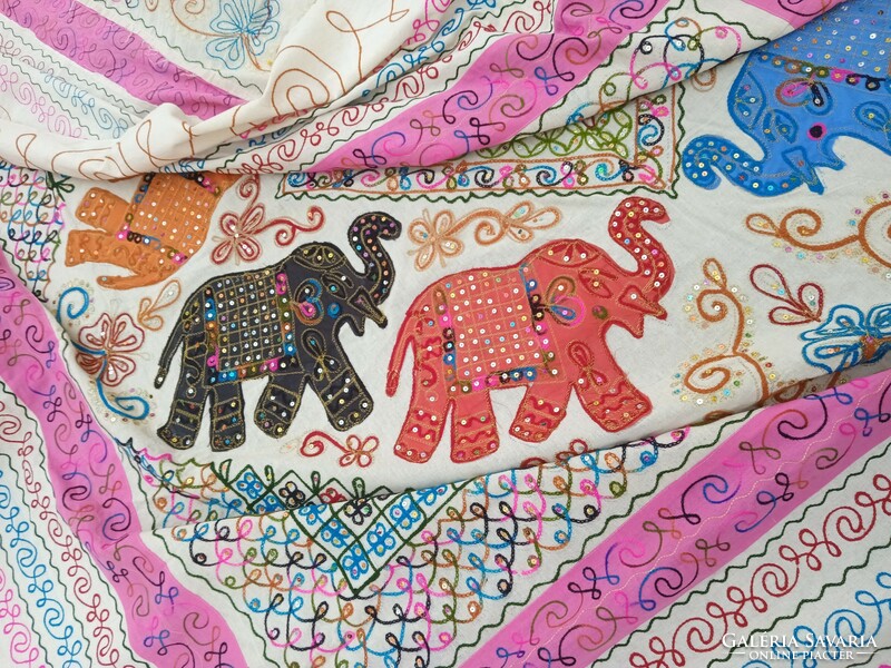 Indiai szövöt terítő takaró elefánt mintás. Alkudható.