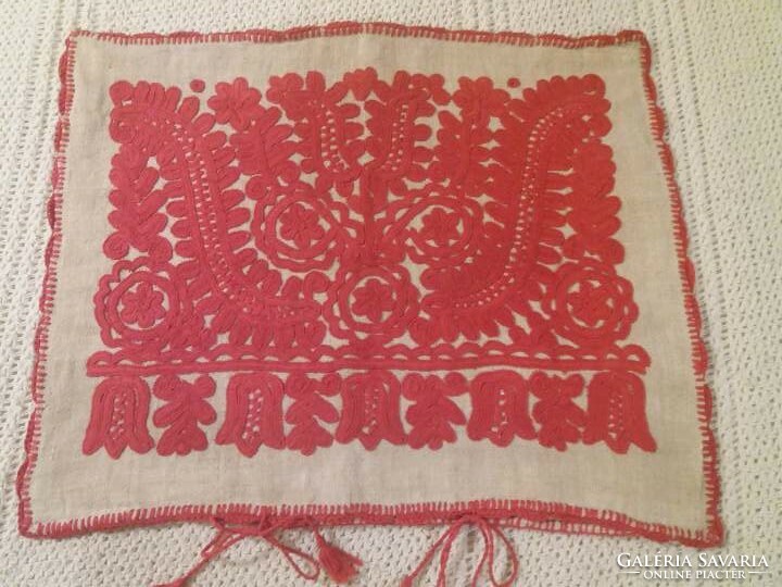 Old decorative cushion cover from Kalotaszeg, embroidered with writing