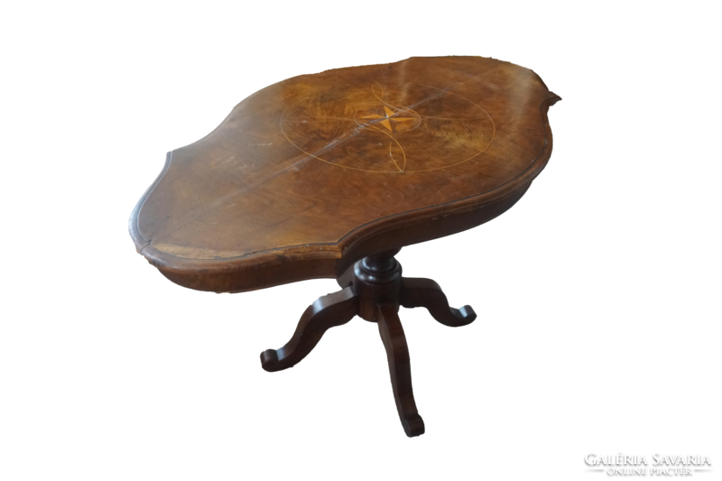 Antique oval fillet table