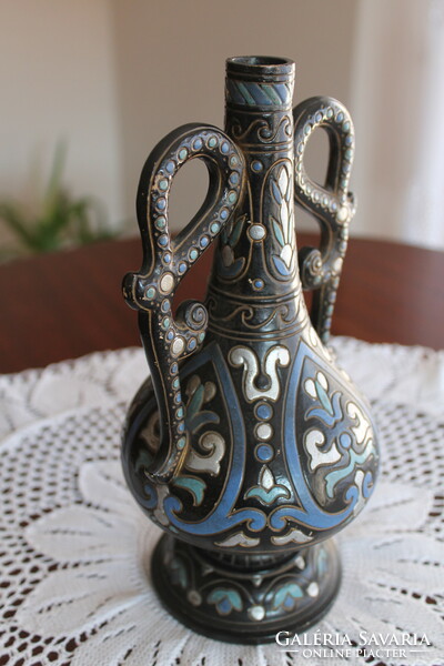 Wilhelm schiller & son ws&s antique majolica vase in a pair