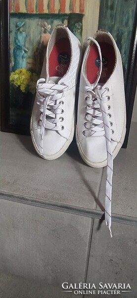 Canvas sneakers size 38