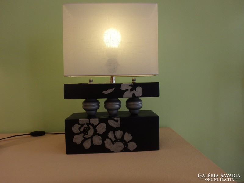 Art deco ceramic table lamp