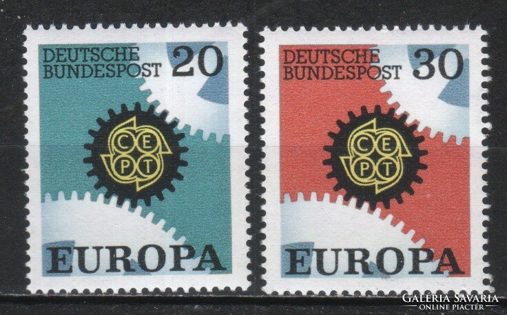 Postatiszta Bundes 2558 Mi 533-534      0,70 Euró