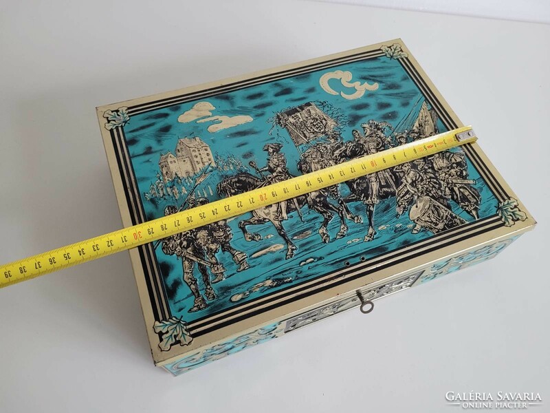 Old metal box with key, convex horse pattern vintage gift box
