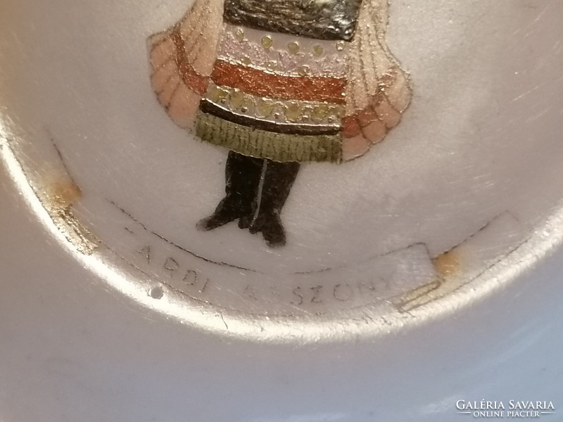 A rare Aquincumi, hand-painted, bowl showing the folk costume of a Tardi woman