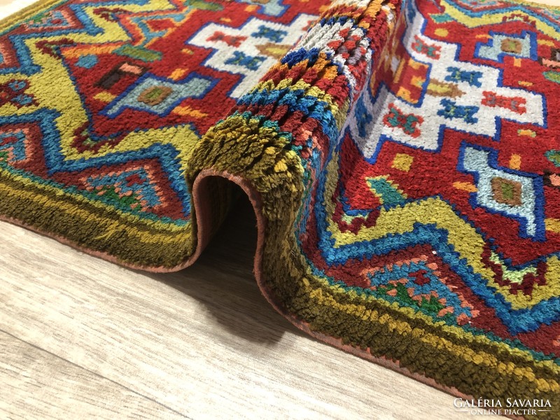 Kézi csomózású gyapjú PERZSA szőnyeg, 68 x 106 cm