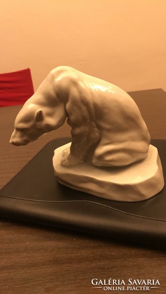 Herend polar bear statue
