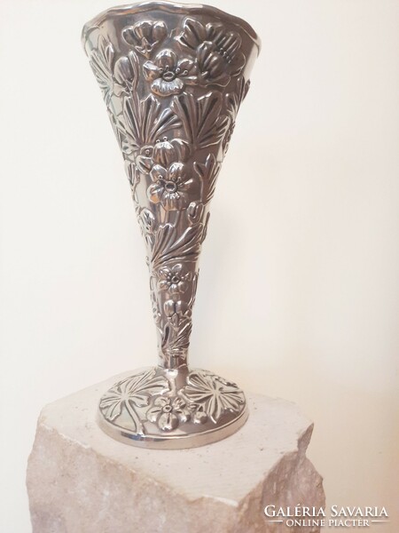Szecessziós stílusú ezüstözött váza