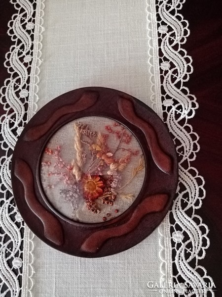 Magyar iparművészeti bőr keretes szárított virág fali kép  18,5 cm
