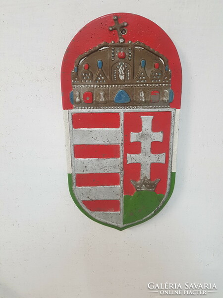 Hungarian coat of arms, larger design.