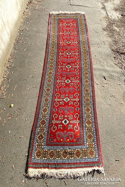 Long hand-woven oriental running rug, perhaps Békészentandras, 300 x 75 cm