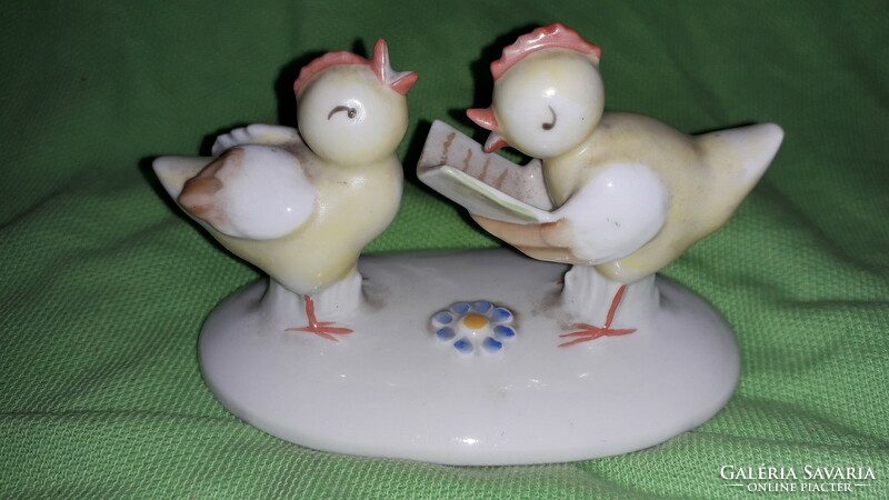 Tündéri Art Deco Metzler & Ortloff Ilmenau porcelán figura kottából éneklő kiscsibék 6 x 9cm