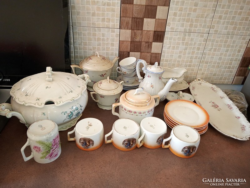 Zsolnay 30 piece porcelain ceramic incomplete sets in perfect condition