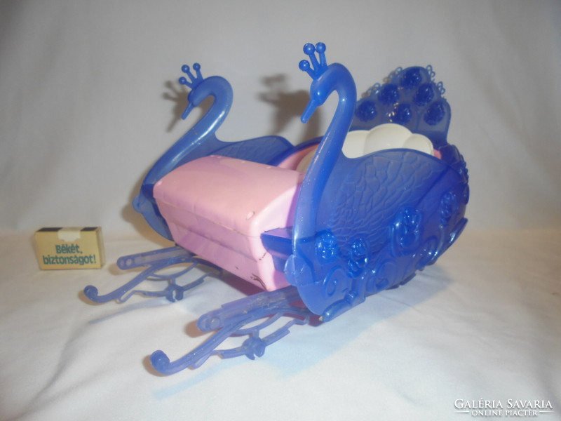 Barbie doll swan carriage, sleigh - found condition