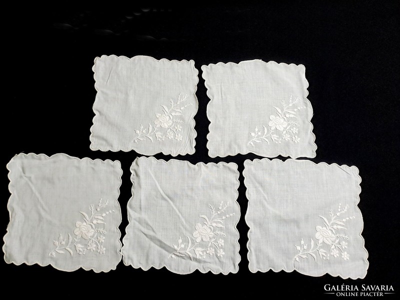 5 small tablecloths embroidered in white with a Kalocsa pattern, 20 x 20 cm