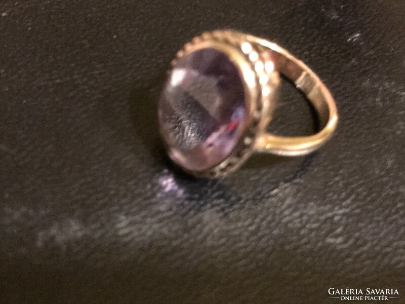 Antique gold ring with faceted real amethyst