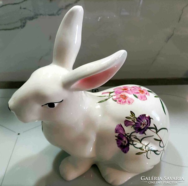 Húsvéti nyúl, virágmintás porcelán