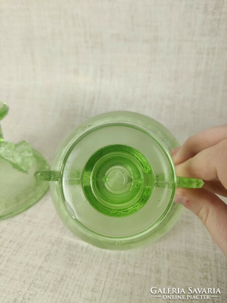Gyönyörű zöld üveg sowerby gyertyatartók párban