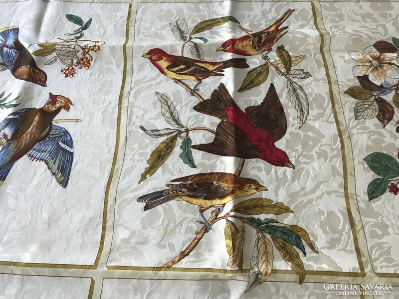 Olasz selyemkendő énekes madár mintákkal, 85 x 85 cm