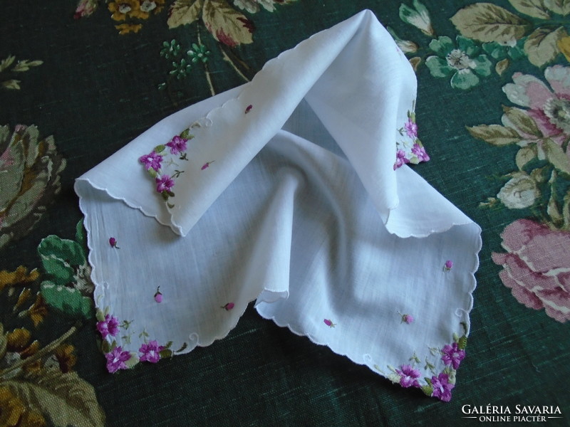 Violet handkerchief 27.5 X 27.5 Cm.