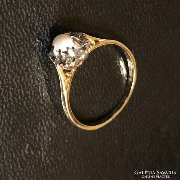 18 karátos arany  gyűrű valódi opállal és pici briliánsokkal