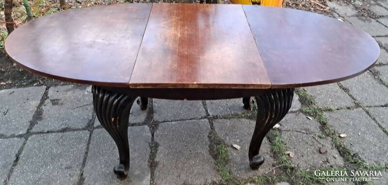 Antique baroque extendable dining table