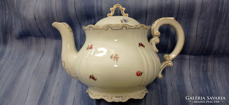 Beautiful Zsolnay teapot with tiny flowers. Gold feathered