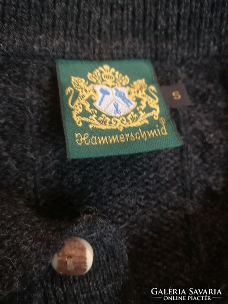 Hammerschmid s-m 100% wool sweater antler buttons