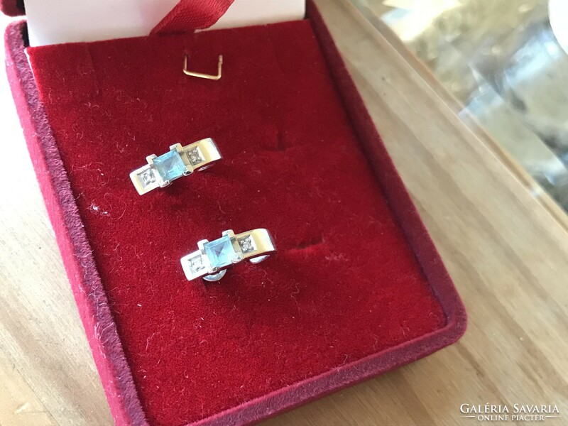 White gold earrings with aquamarine and diamonds