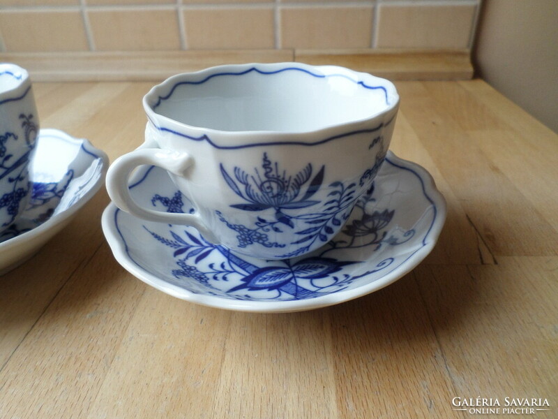 Older onion pattern porcelain cup set - piece